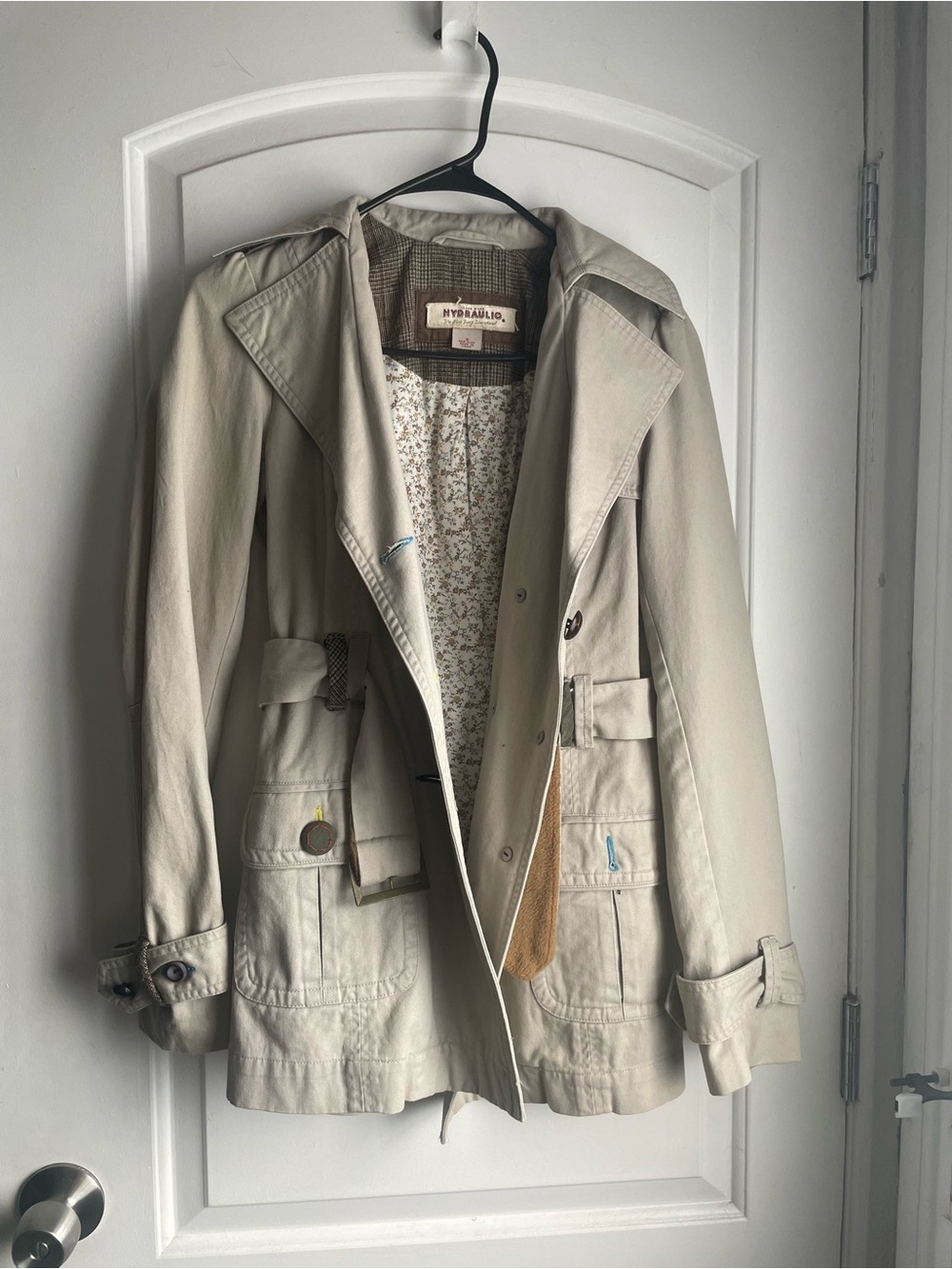 Hydraulic Women's Light Beige Trench Coat